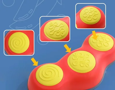 Acercamiento a los tres círculos con relieve de una piedrita roja: espiral, ondas y circulitos