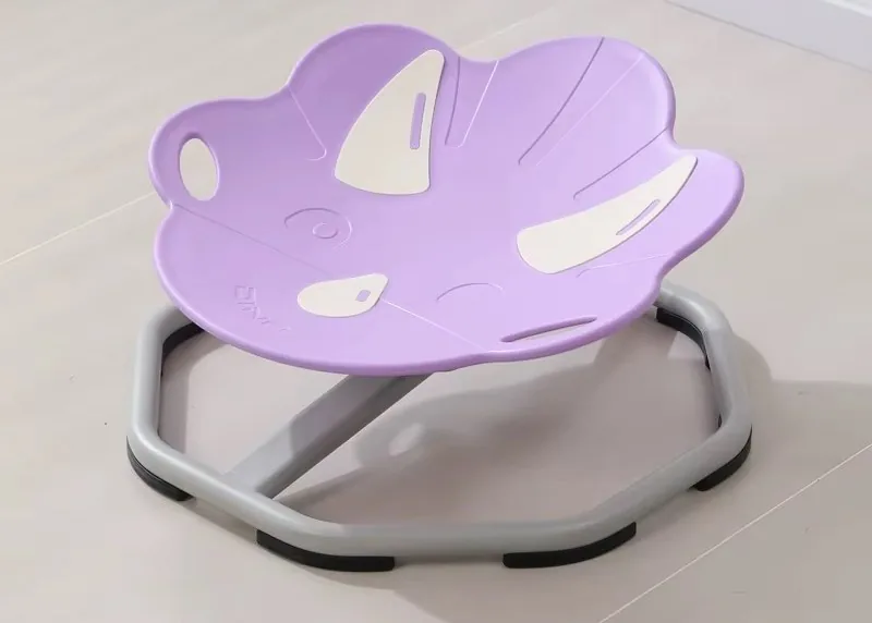 Silla giratoria con asiento morado en forma de cabeza de dinosaurio sobre una base octagonal gris