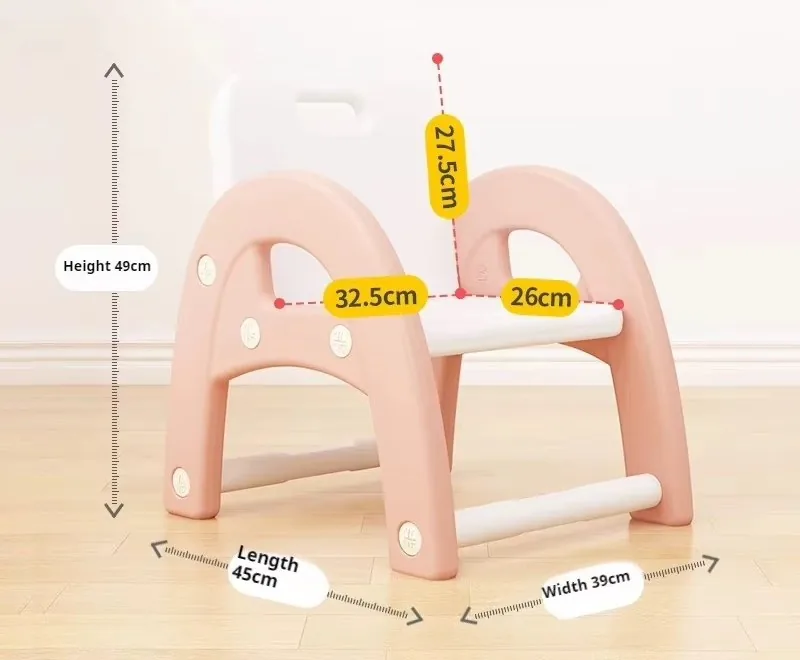 Silla infantil rosada con las cotas de alto, largo y ancho, y las medidas del asiento y del respaldo